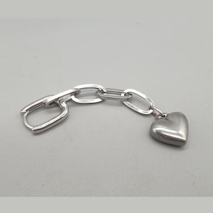 Pendiente de cadena con forma de corazón grueso, individual, de acero inoxidable, para orejas perforadas y sin perforar, ideal para cosplay.