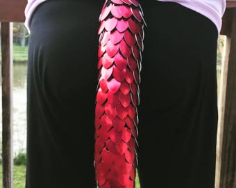 ScaleMaille Dragon Tail: coda cosplay in alluminio anodizzato in scala reale