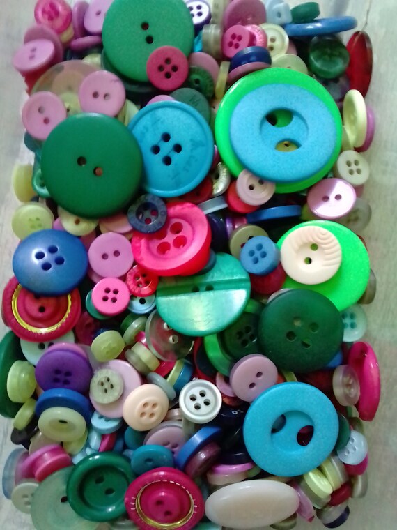 where to buy buttons in bulk