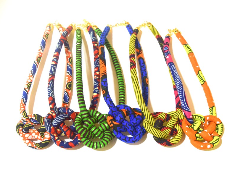 African Print Ankara Bib Necklace /_ Handmade African Prints Fabric Necklace /_ Collier en Tissu Africain