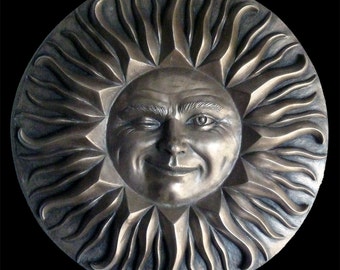 Winking Sun Face in Bronze 2 (12")