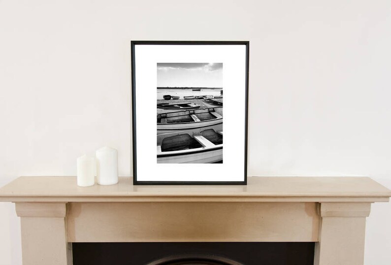 Bateaux, Orford Ness, côte du Suffolk, impression d'art signée / Photographie de bateau noir et blanc / Photo de bateau à rames image 4