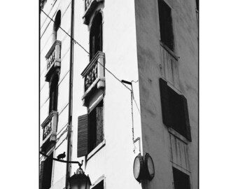 Architektur, Venedig, Italien, signierter Kunstdruck / Schwarz-Weiß-Fotografie / venezianisches Architekturfoto