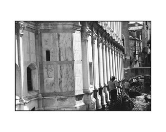 Góndolas, Venecia, Italia, Impresión de arte firmada / Fotografía en blanco y negro / Foto veneciana