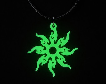 Collar de Roblox Forsaken que brilla en la oscuridad, colgante detallado de Flame Spawn, regalo para gamers