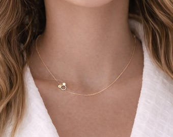 Collar de Mickey Mouse de lado: cadena chapada en oro de 14 k