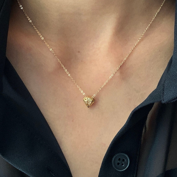 Gold Diamant Form Cutout Anhänger Halskette