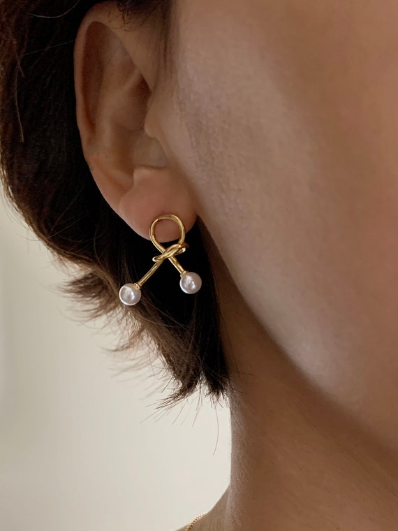 Pearl on Bow Earrings / Gold Dainty Knot Ribbon / Awareness Ribbon Post Earrings / Pearl on Ribbon Earrings / Breast cancer earrings