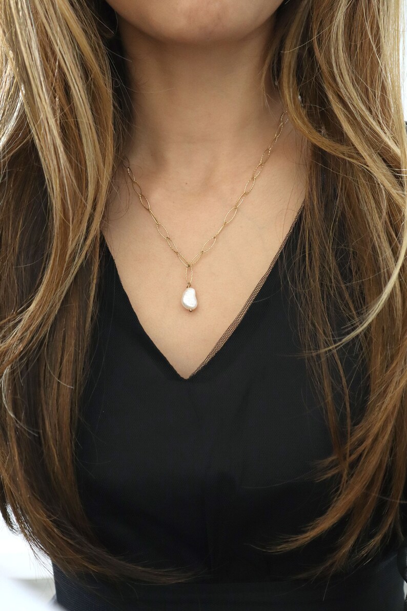 Hammered Oval Link Gold Filled Chain with Mother of Pearl Necklace / Irregular Pearl Long Necklace / Textured Link Gold Chain Long Necklace image 4