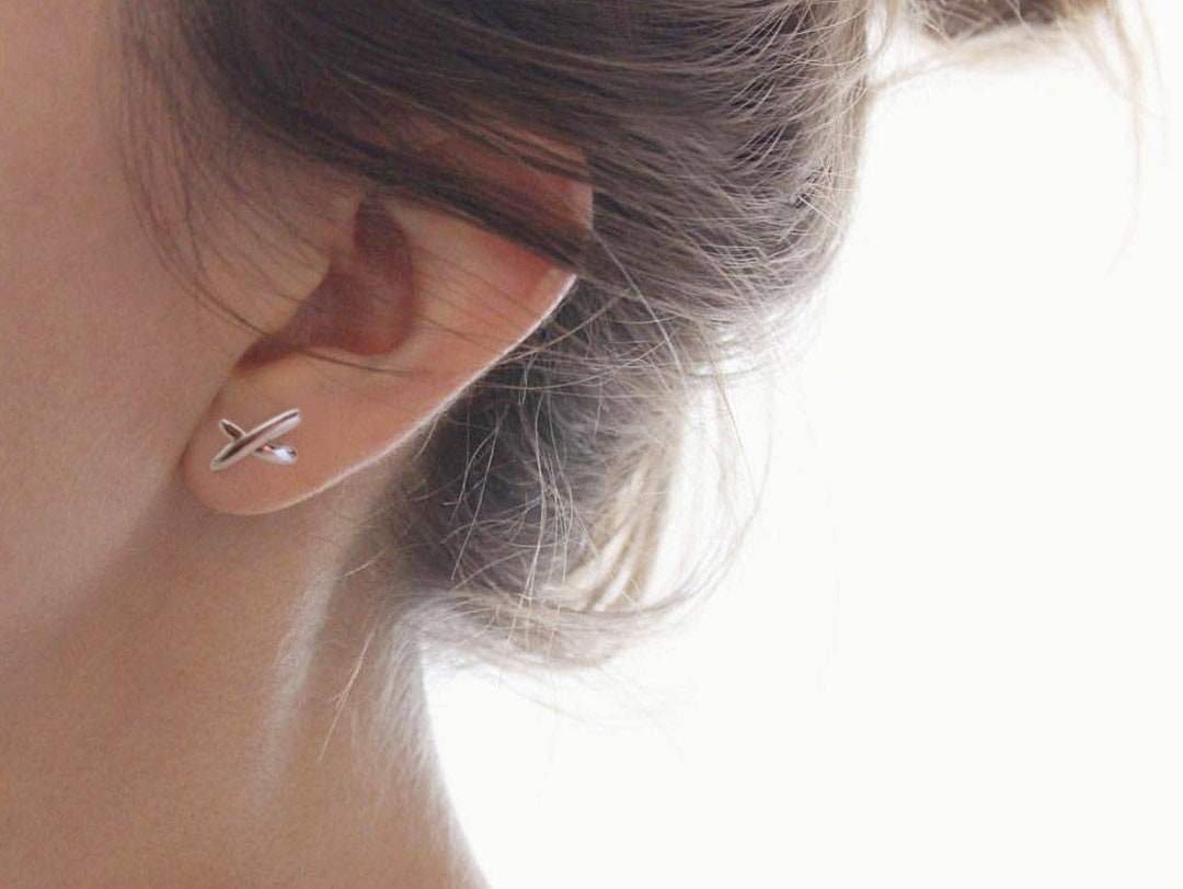 【HYERES LOR】24SS★ H-Subuni Silver C Finger Heart Earrings HYERES LOR】24SS☆ H-Subuni Silver C Finger Heart Earrings