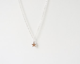 Tiny Silver Star Necklace / Star Necklace / Small Shooting Star Necklace