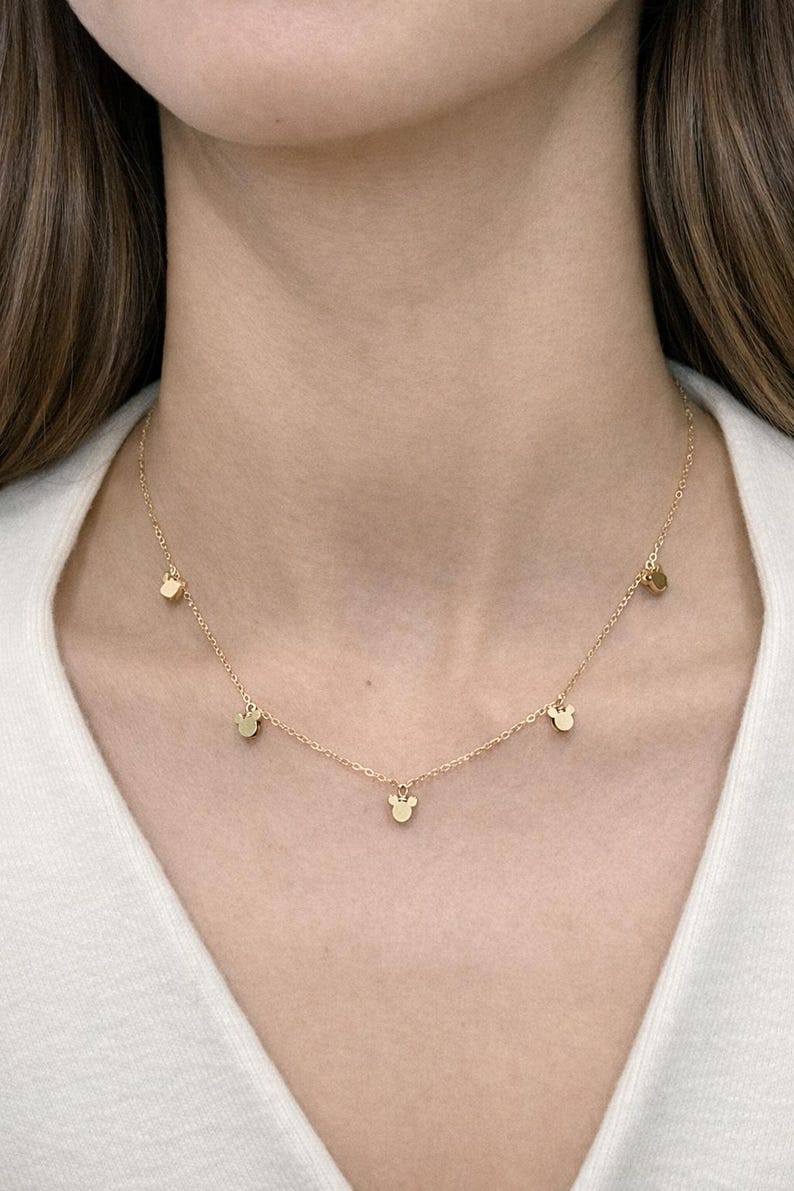 Collar pequeño de Mickey Mouse bañado en oro de 14 quilates imagen 9