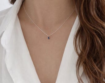 Collar de lágrima diminuta de plata esterlina: zafiro, rubí, topacio, amatista y cristal.