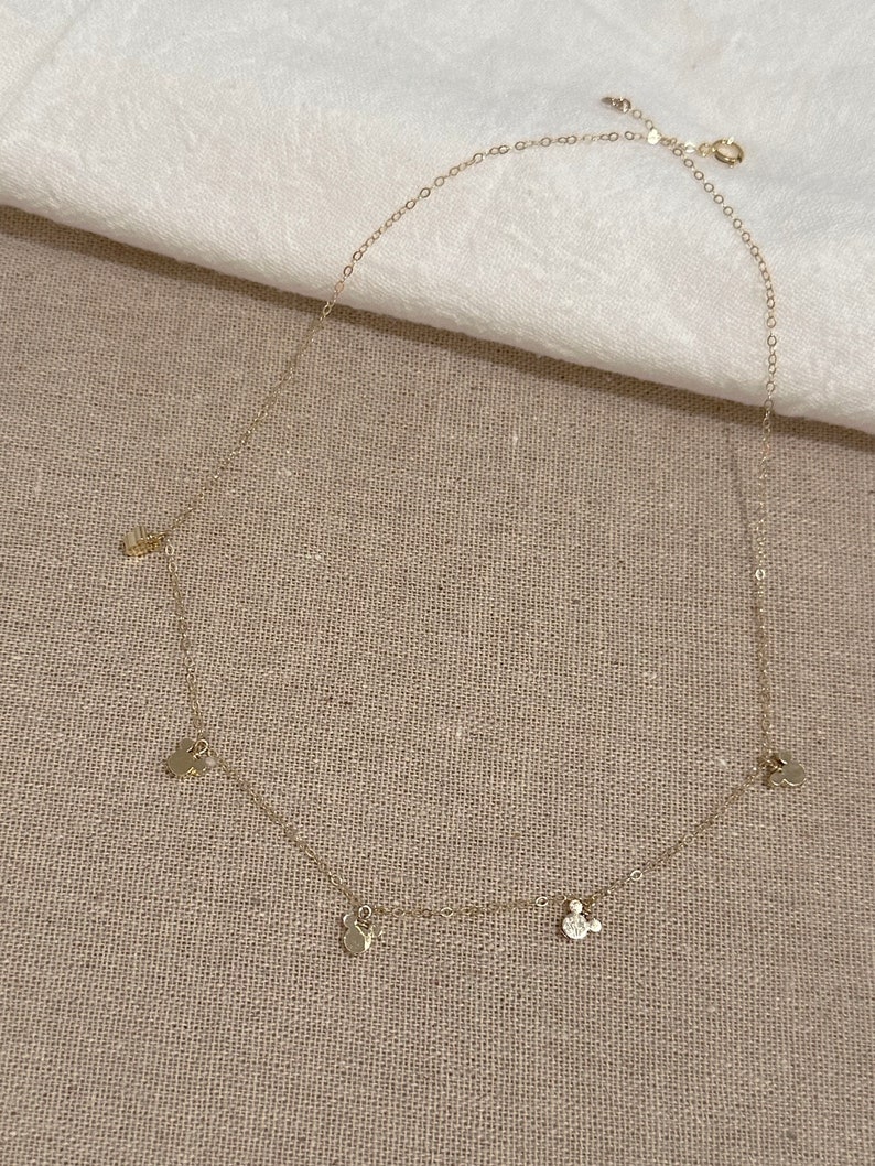 Collar pequeño de Mickey Mouse bañado en oro de 14 quilates imagen 8