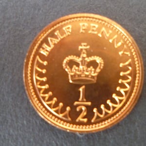 1983 UK Half Penny Coin: Uncirculated Bronze Coin for Jewelry Making