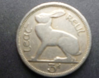 1942 Eire (Ireland Republic) Threepence coin featuring a Hare and a Harp, ideal for craft or jewellery making.