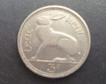 1961 Ierse munt van drie pence met haas en harp, ambachtelijke sieraden
