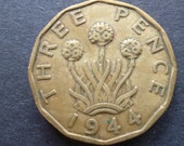 Great BritainThreepence coin 1944 in good used (circulated) condition, Nickel Brass, ideal gift or for jewellery or craftmaking projects.