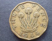 Great BritainThreepence coin 1944 in good used (circulated) condition, Nickel Brass, ideal gift or for jewellery or craftmaking projects.
