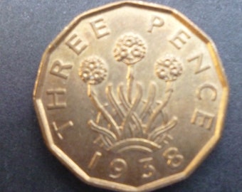 Great BritainThreepence coin 1938 in extremely fine condition, Nickel Brass, ideal gift or for jewellery or craftmaking projects.