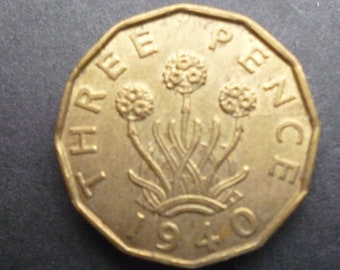 Great BritainThreepence coin 1940 in extremely fine condition, Nickel Brass, ideal gift or for jewellery or craftmaking projects.