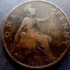 1900 Queen Victoria Penny Coin: England Vintage Bronze Collectible