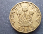 Great BritainThreepence coin 1942 in good used (circulated) condition, Nickel Brass, ideal gift or for jewellery or craftmaking projects.