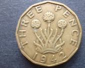 Great BritainThreepence coin 1942 in good used (circulated) condition, Nickel Brass, ideal gift or for jewellery or craftmaking projects.