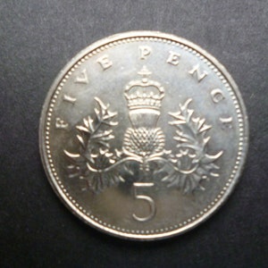 1988 UK Five Pence Coin: Queen Elizabeth, Crafting Jewelry