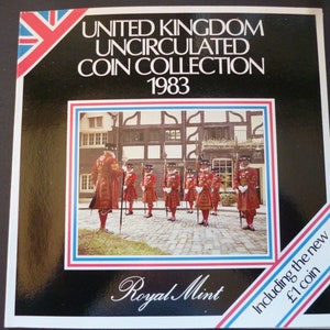 Collezione di monete non circolate della Royal Mint del Regno Unito del 1983. Set di monete del 1983 custodito in un portacarte della Royal Mint. Set di monete inglesi del 1983.