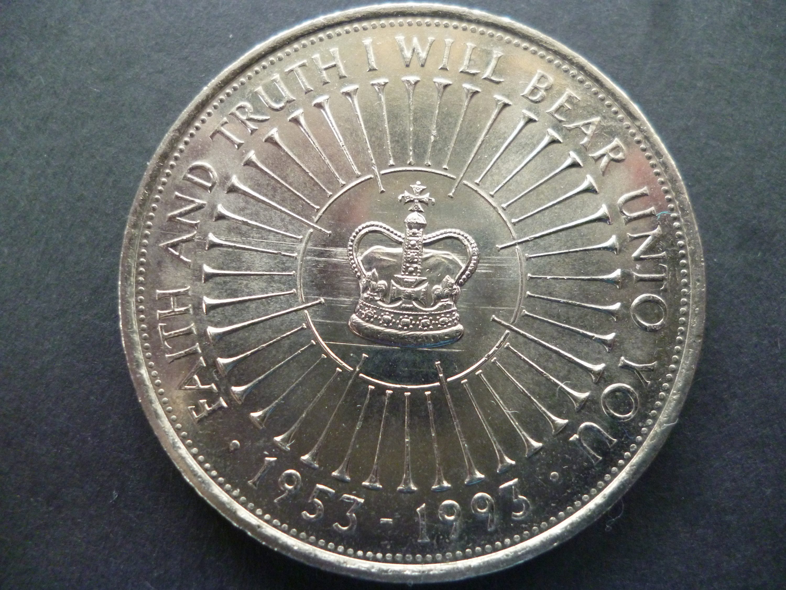 1993年英国5ポンド硬貨：エリザベス女王戴冠記念 - Etsy 日本
