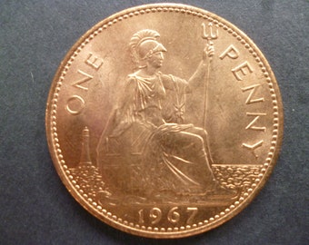 Great Britain 1967 one penny coin,Queen Elizabeth 2nd, an ideal gift or for craft or jewellery making in good used (circulated) condition.