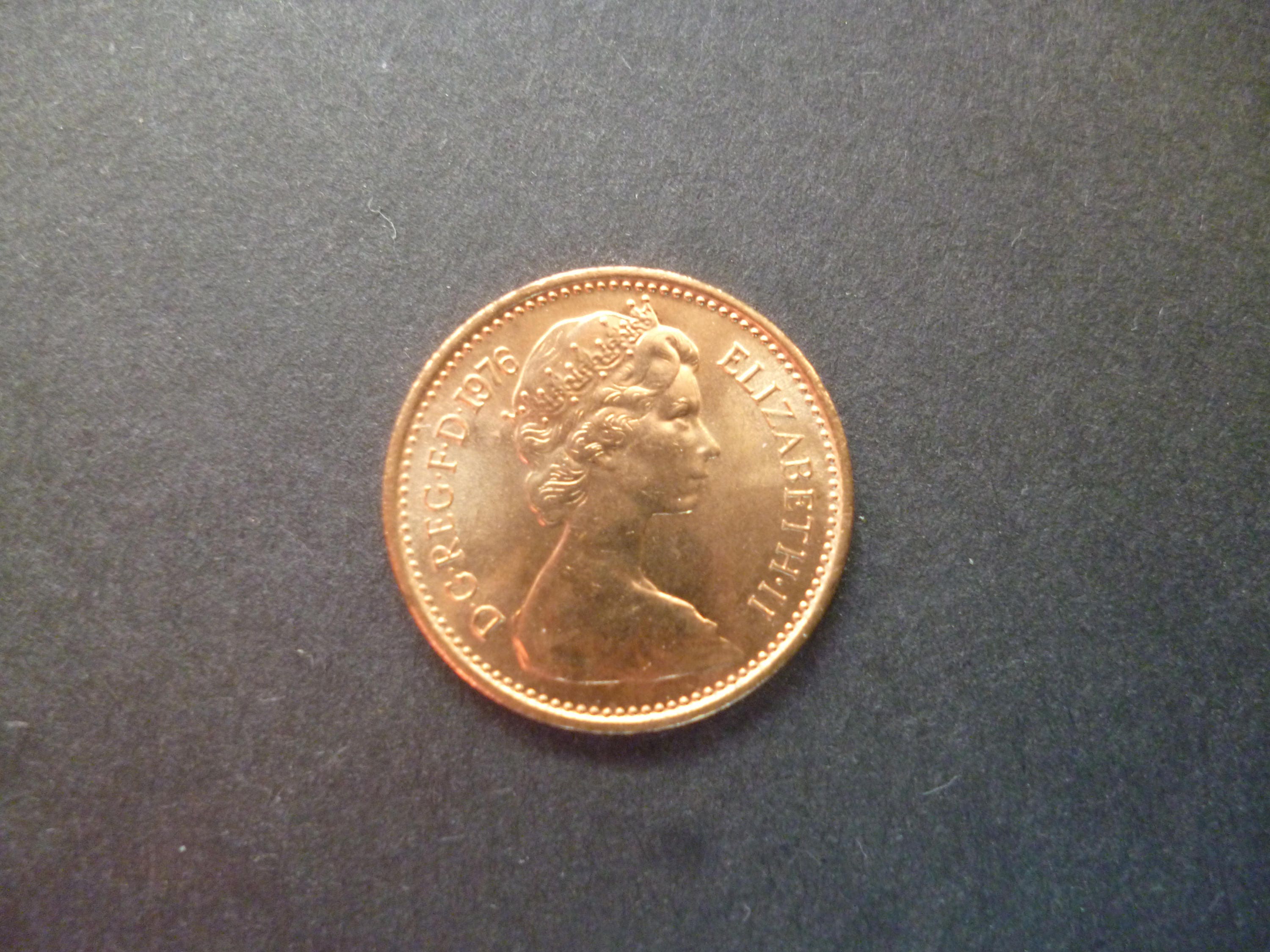 1976年製エリザベス2世女王ハーフペニー硬貨：未使用のブロンズ製
