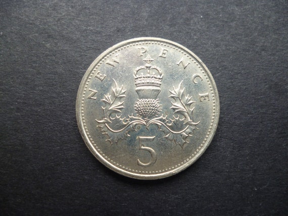 ネットオフ 送料得店  イギリス で (使用済み) 流通状態 (5p) ペンス硬貨 5 年 1979 コレクション
