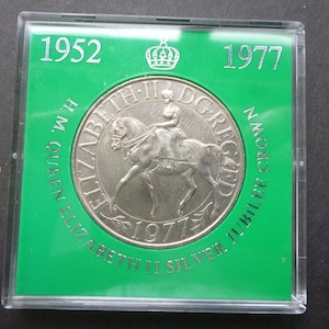 1977 Silver Jubilee Crown Coin - Queen Elizabeth II - Uncirculated