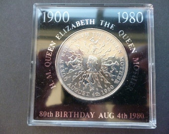 今話題中の国 ツバル エリザベス皇太后 生誕80周年 大型銀貨(クラウンサイズ) 4月21日」は女王エリザベス2世の生誕日！ “90歳”を表現した9つのバラが