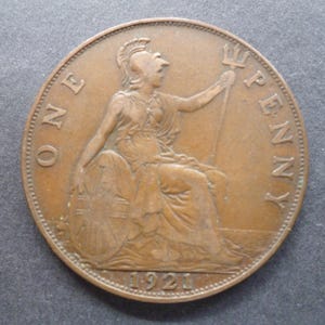 Great Britain 1921 one penny coin, King George the Fifth an ideal gift or for craft or jewellery making in good used (circulated) condition.