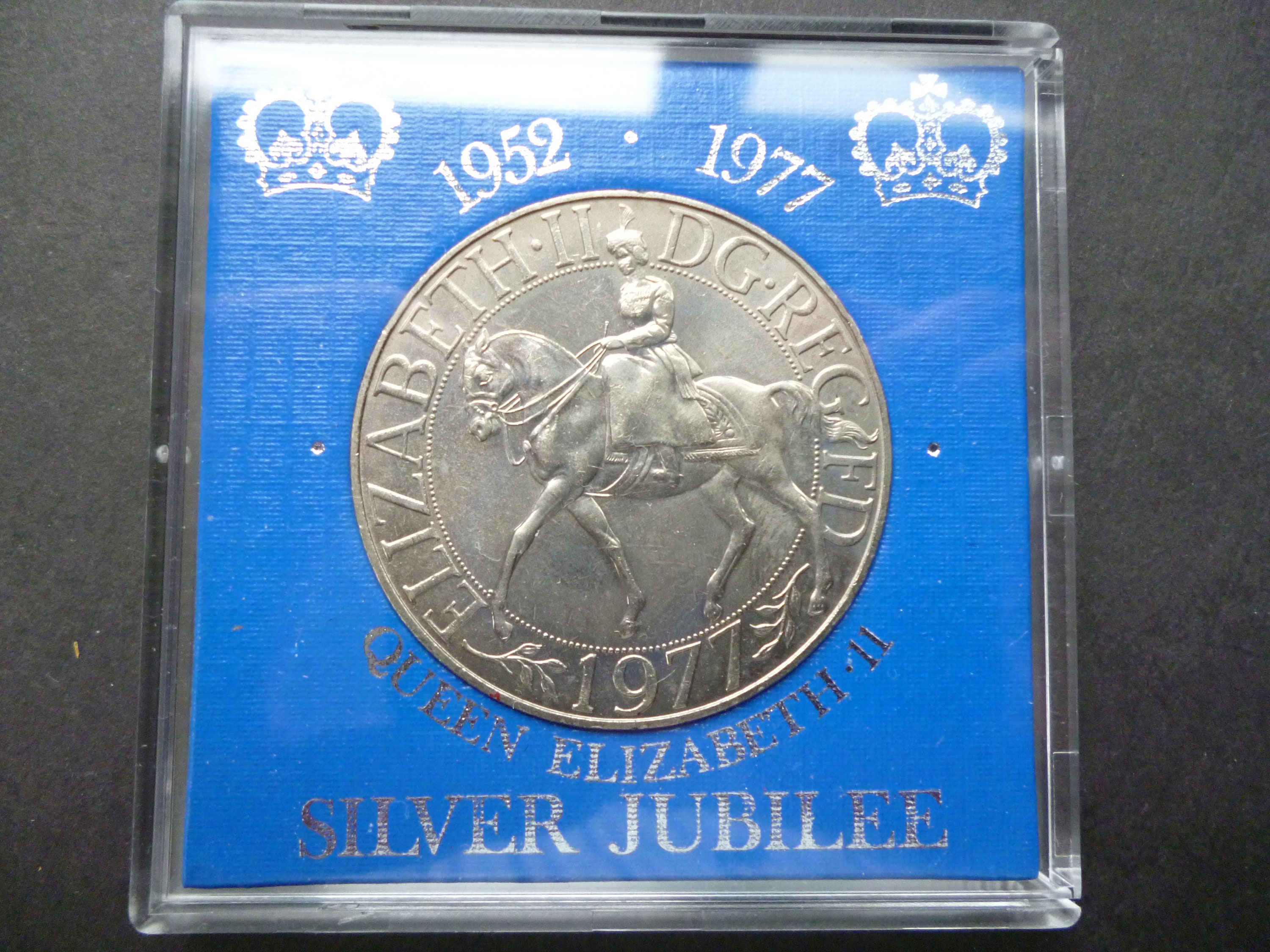 1977年 エリザベス2世女王即位記念銀貨 - 未使用 - Etsy 日本