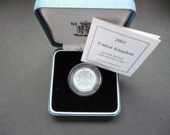 英国ロイヤルミントのシルバー プルーフ 1 ポンド コイン - 年を選択し