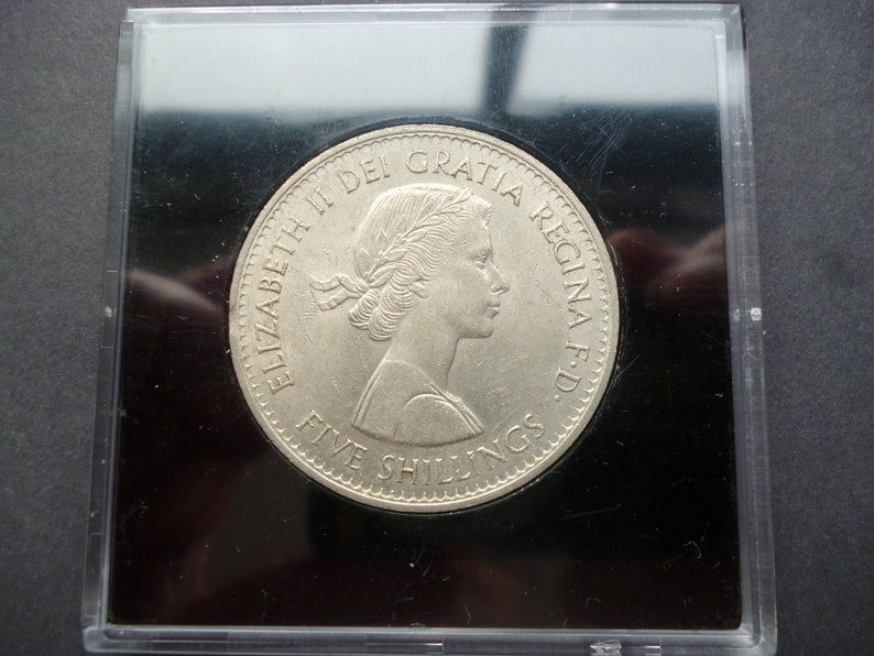 in good circulated issued to commemorate the British Trades Fair in New York USA used condition. 1960 Cased Crown coin