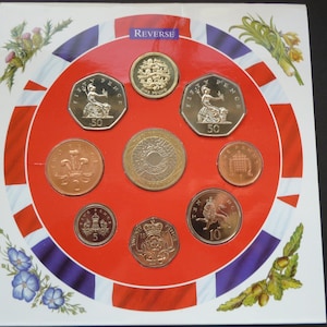 Vereinigtes Königreich Royal Mint 1997 Brilliant Unzirkulierte Nine Coin Year Set in Royal Mint Kartenordner, Münzen mit Queen Elizabeth 2nd