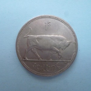1959 Eire (Ireland Republic) Shilling coin featuring a Bull and a Harp, ideal for craft or jewellery making. 1959 Irish Shilling Coin. 1959