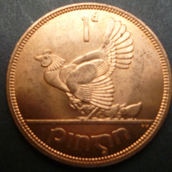 1965 Eire (Ireland Republic) Penny coin featuring a Hen with Chicks and a Harp, ideal for craft or jewellery making.