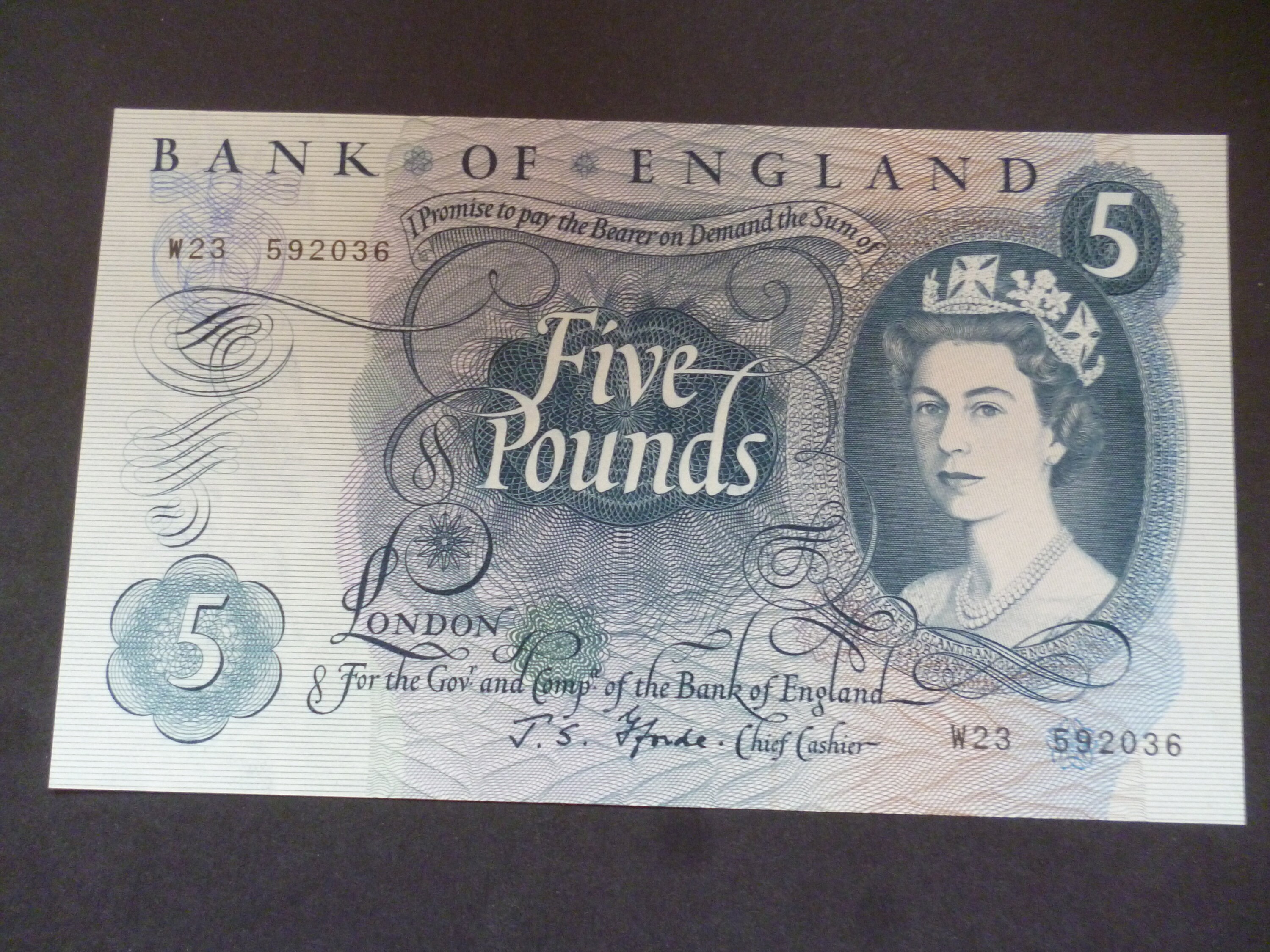 10 фунтов англия. Фунты стерлингов 19 век. Банкнота 5 фунтов стерлингов. 1 фунт 1981 банк англии. Банкнота 10 фунтов стерлингов.