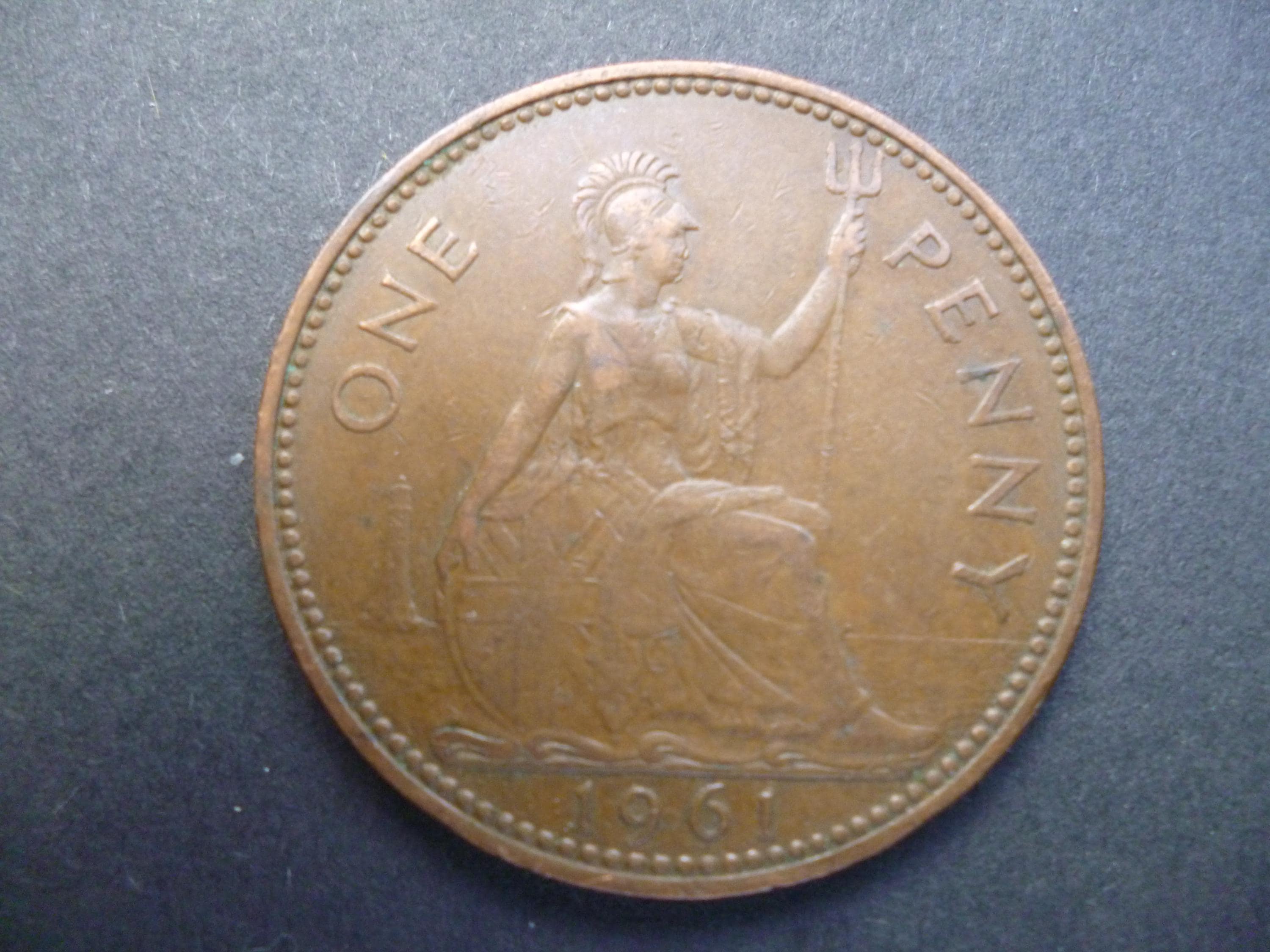 1961年英国1ペニー硬貨、エリザベス2世女王、宝飾品または工芸品