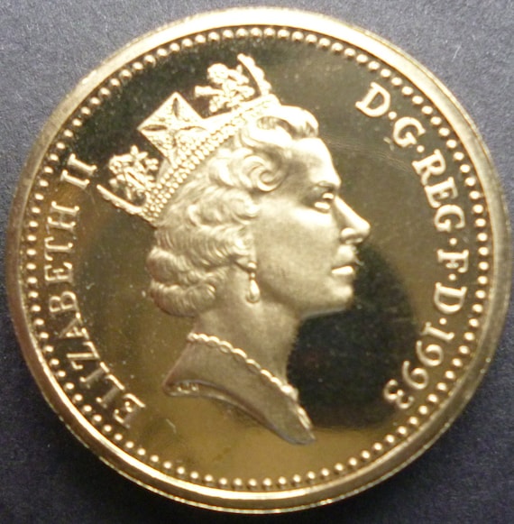1993年英国王立造幣局1ポンド硬貨：エリザベス女王、王室紋章
