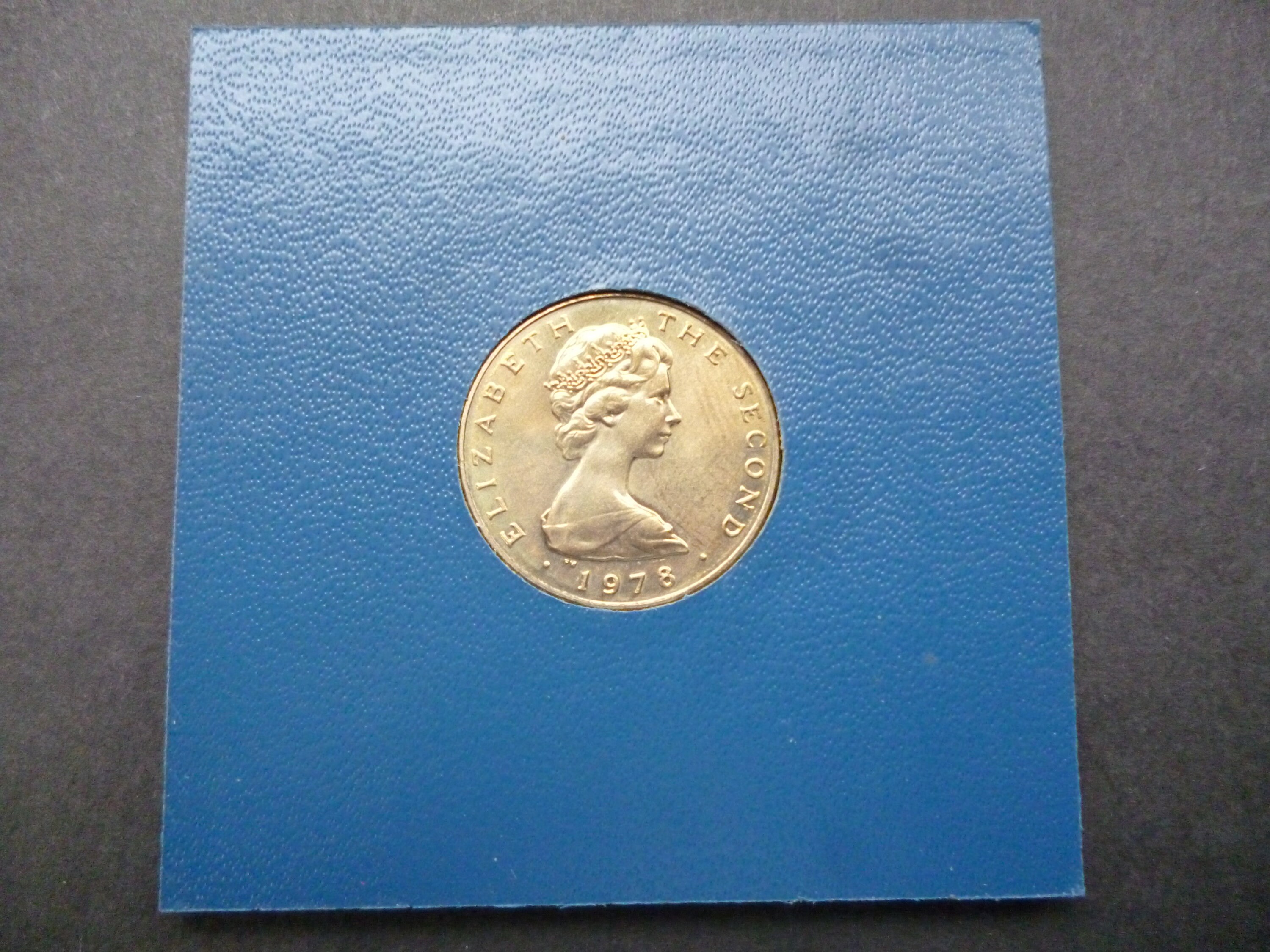 1978年マン島1ポンド硬貨：未流通トリスケレス、エリザベス2世女王 - Etsy 日本