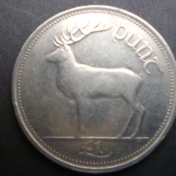 1990 Eire (Ireland Republic) Irish Punt (One Pound) coin featuring a Irish Red Deer and a Harp, ideal for craft or jewellery making.