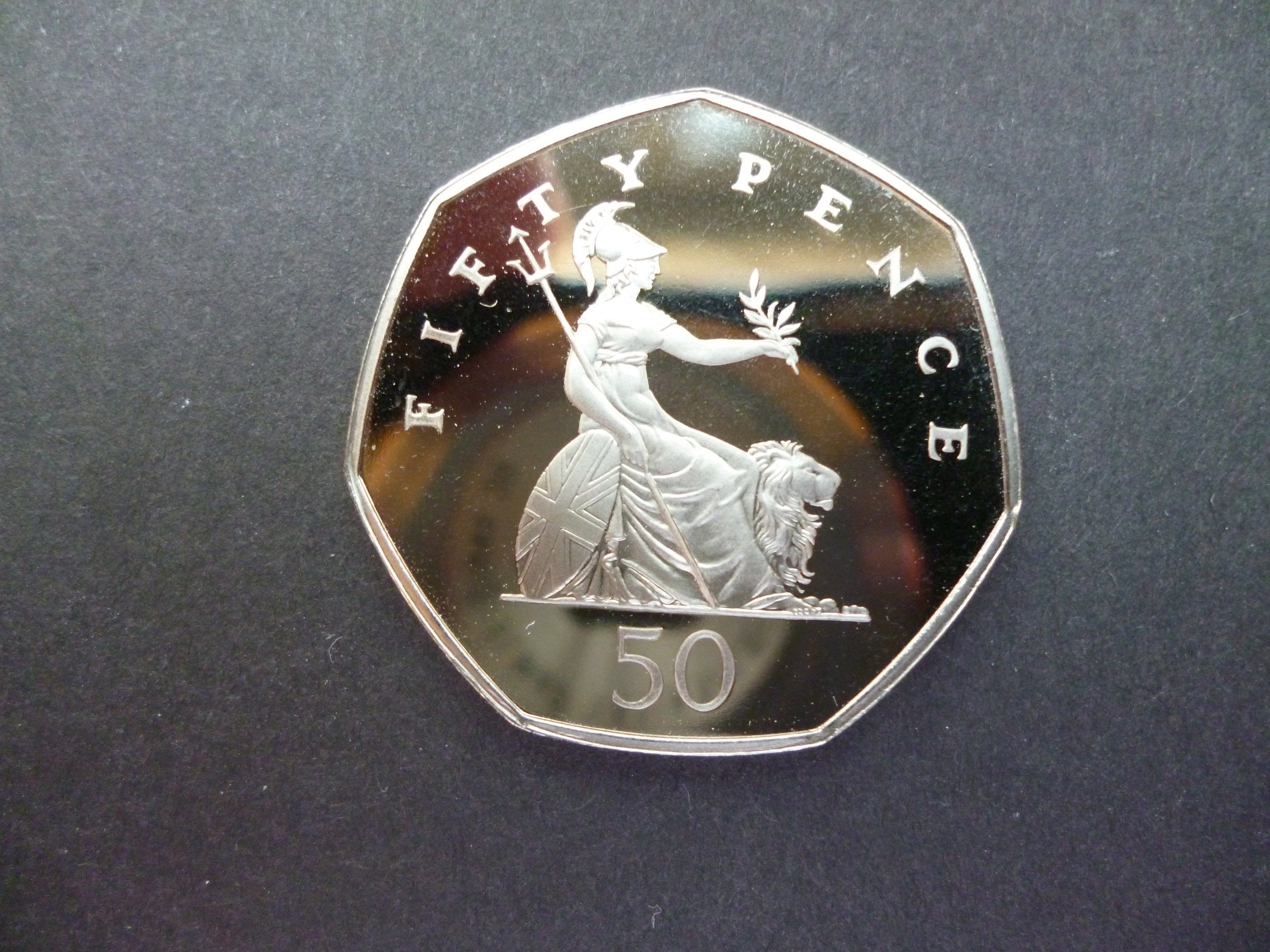 2022年 イギリス 50ペンス プルーフ銀貨 エリザベス女王陛下 3点セット 2022年 イギリス 50ペンス プルーフ銀貨 エリザベス女王陛下 3点