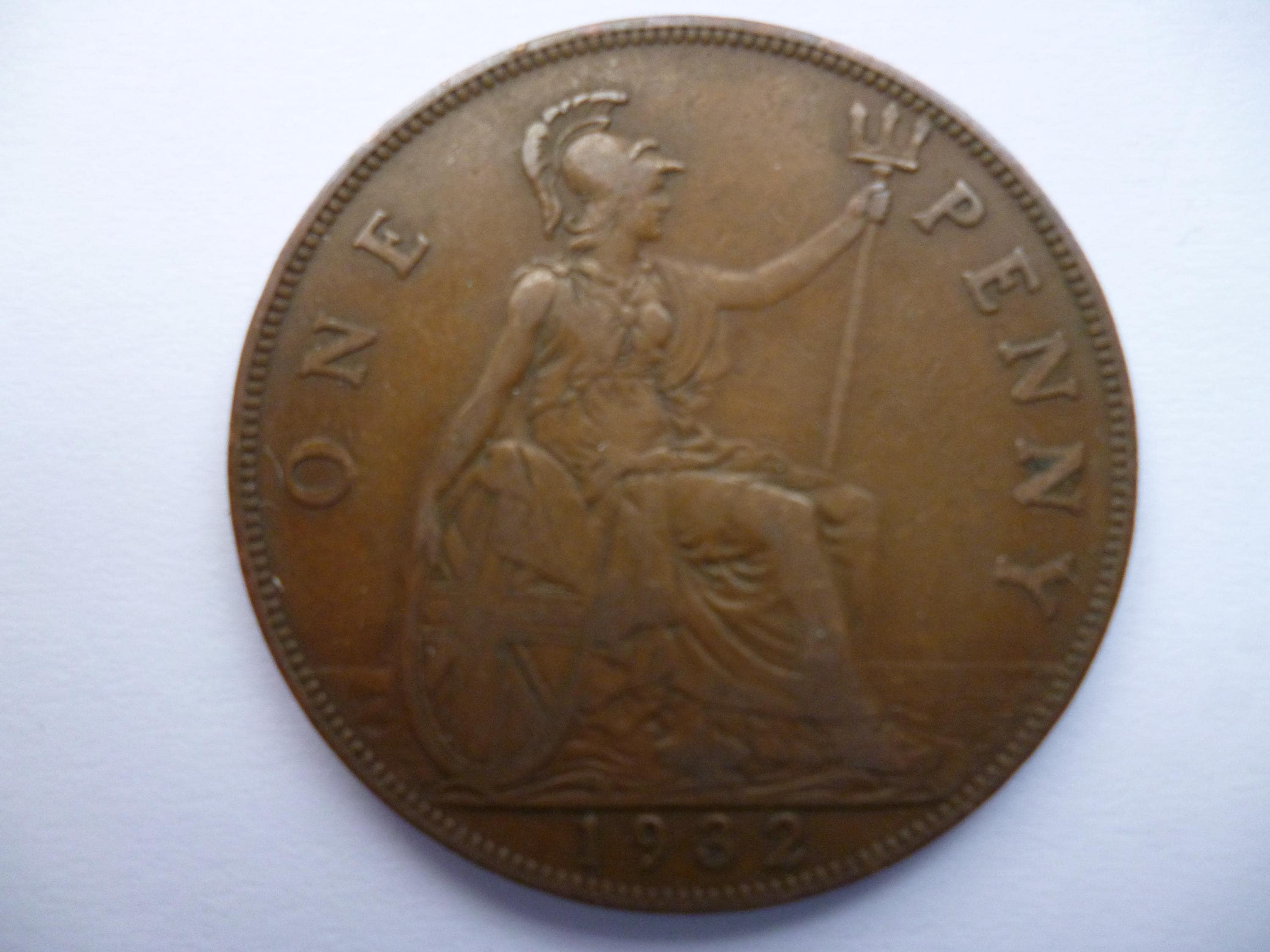 Great Britain 1932 one penny coin, King George the Fifth an ideal gift or for craft or jewellery making in good used (circulated) condition.